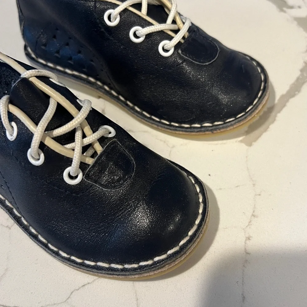 Vintage G. Bell Navy Perforated Walking Shoes Childrens Sz 6